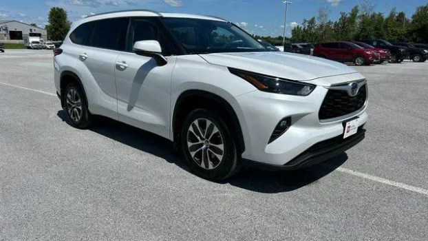 2022 Toyota Highlander Hybrid XLE