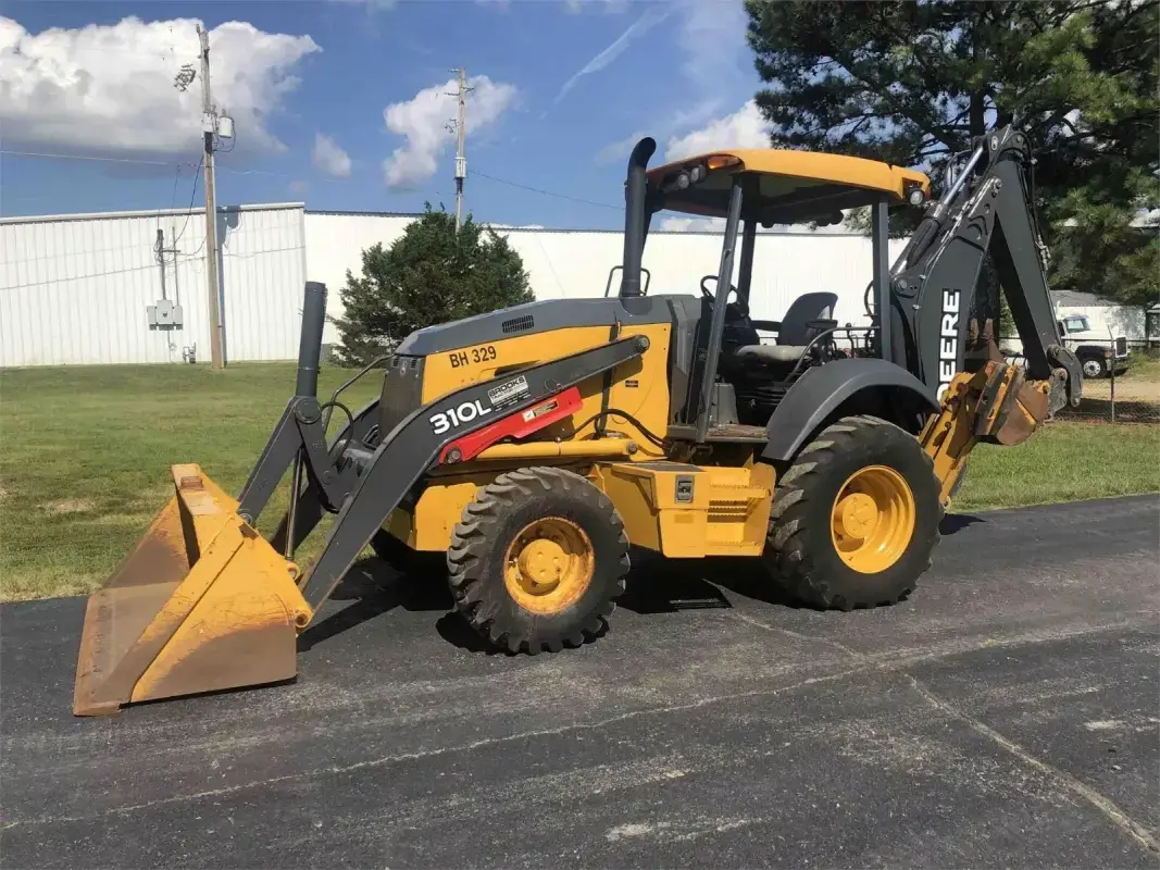 2016 DEERE Backhoes 310L