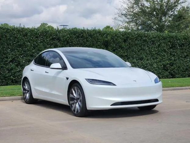 2025 Tesla Model 3 Long Range