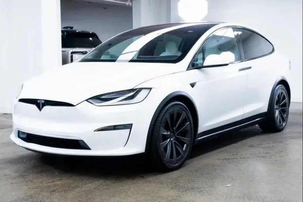 2022 Tesla Model X Plaid Tri Motor